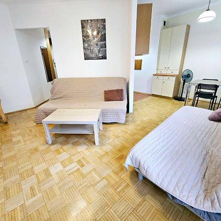 Green Kabaty Apartment 1 Varşovia Exterior foto